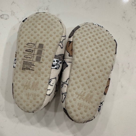 New Old Navy Shoes - Picture 2 of 2